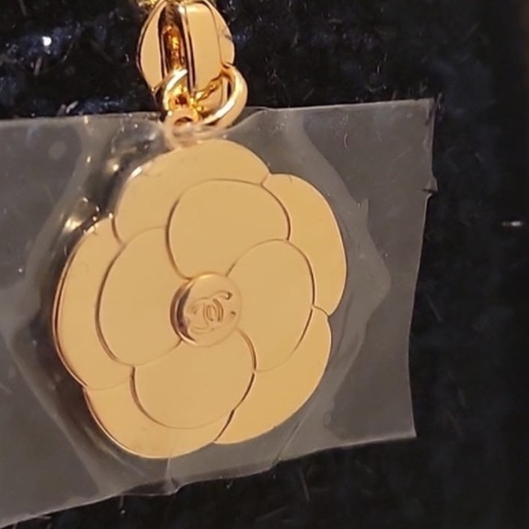 Chanel Black and Gold Cosmetic Pouch - Picture 5 of 6